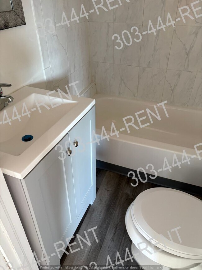 Building Photo - 10625