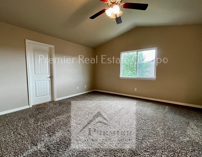 Building Photo - 6118 Journey Dr