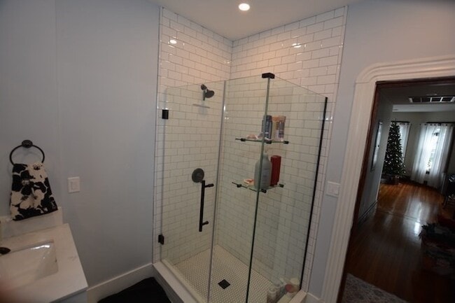 Building Photo - 35 Lincoln St