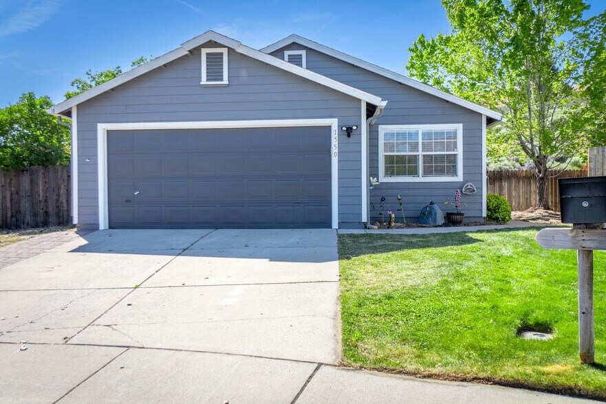 Building Photo - 1550 Carousel Ct