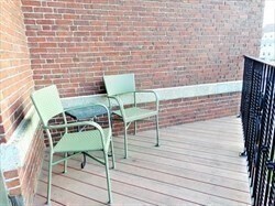 Building Photo - 215 Harvard St