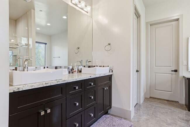 Building Photo - 3813 Calverhall Way
