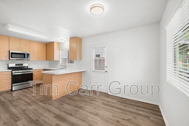 Building Photo - 375 Woodland Pl