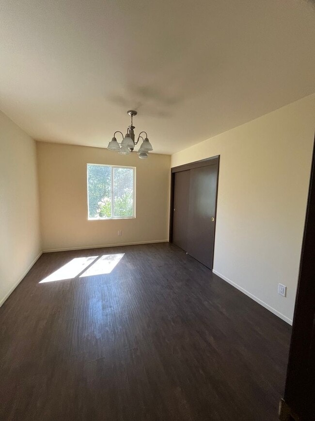 Building Photo - 4 bedroom and 4 bathroom house in LA Canada, California