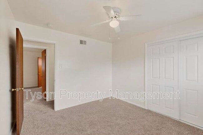 Building Photo - 3503 Montclaire Dr NE