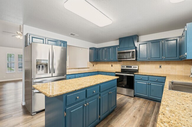 Building Photo - 113 White Feather Trail