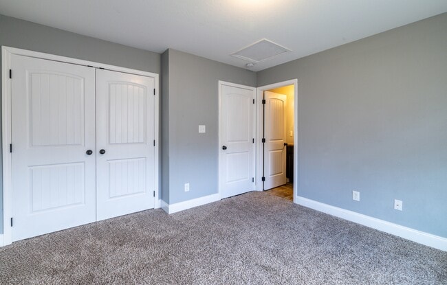 Building Photo - 924 Warrior Hill Dr