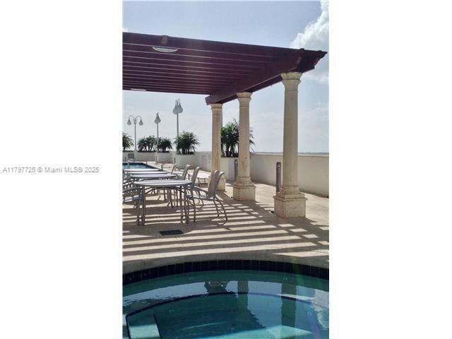 Building Photo - 1200 Brickell Bay Dr