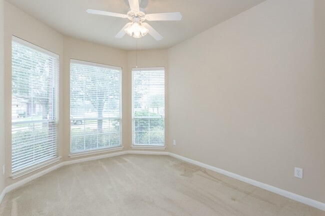 Building Photo - 14714 Salamanca Ct
