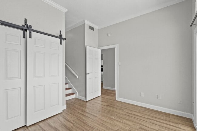 Building Photo - 7820 Seawall Blvd