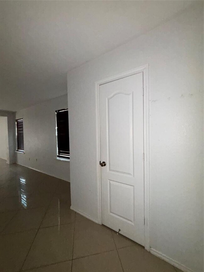 Building Photo - 5600 War Admiral Dr