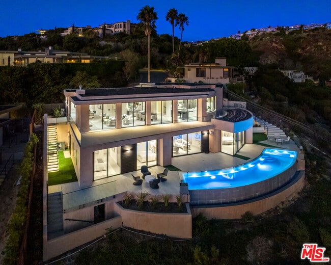 Building Photo - 1218 Coronado Dr