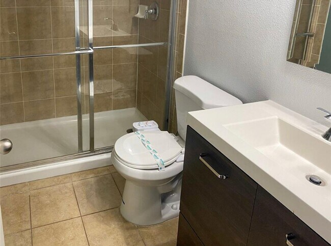 Building Photo - 3 BR/2.5BA | Newly Renovated Single Family Home | Private Rear Patio | Community Pool | In Compas...
