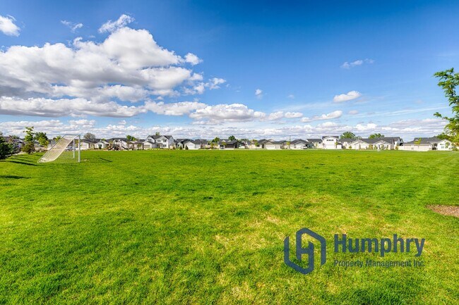 Building Photo - 14842 N Pantanella Wy
