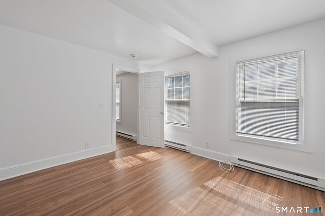 Building Photo - 14 Center Ave