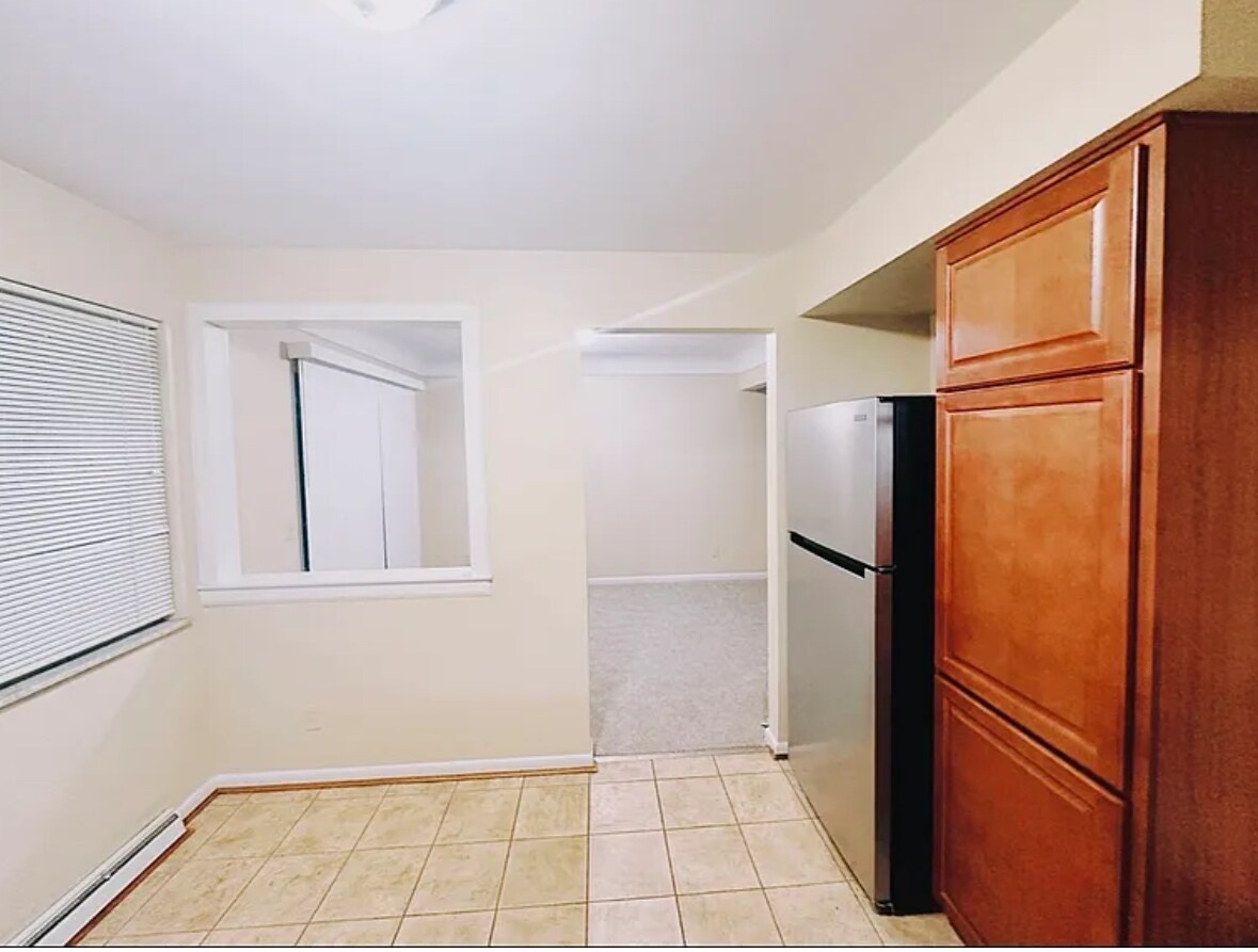 Building Photo - 2375 Van Leunen Dr