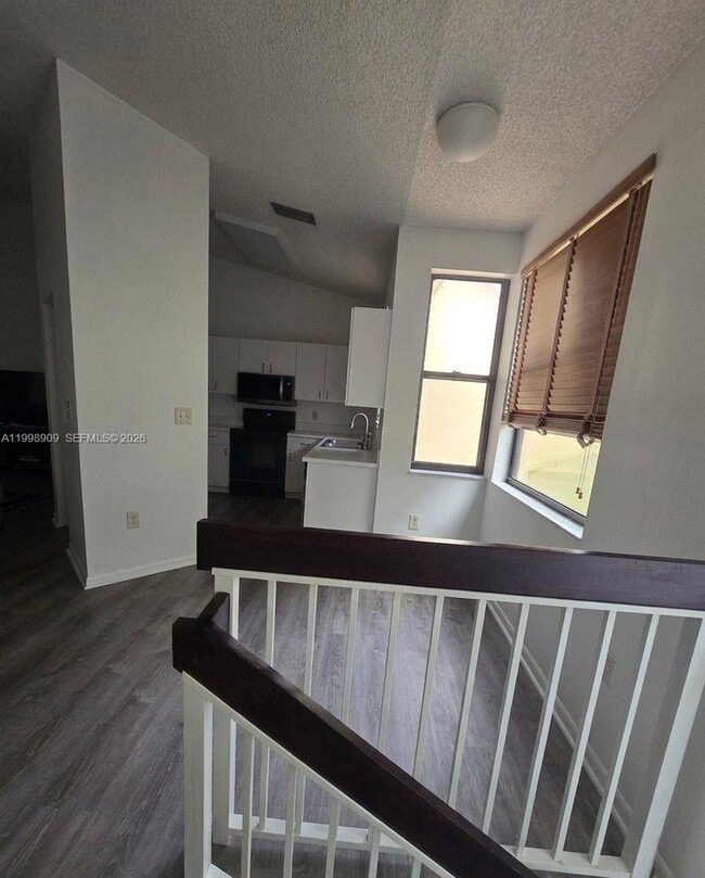 Building Photo - 15515 N Miami Lakeway