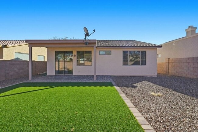 Building Photo - 2301 N Avenida TABICA