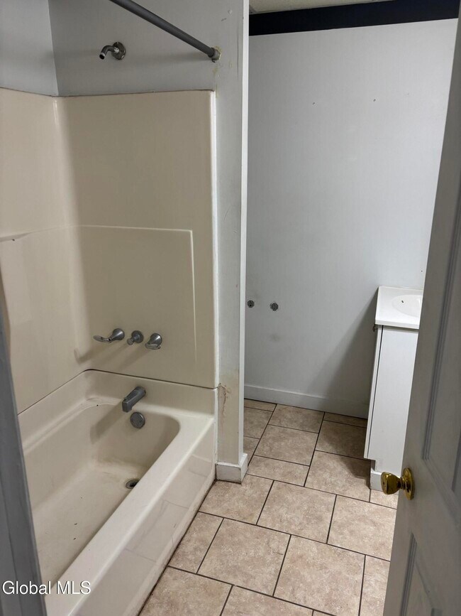 Building Photo - 1633 Carrie St