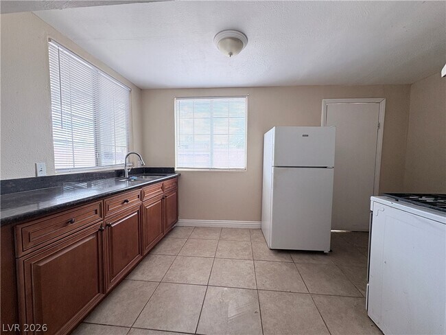 Building Photo - 6329 Brittany Way