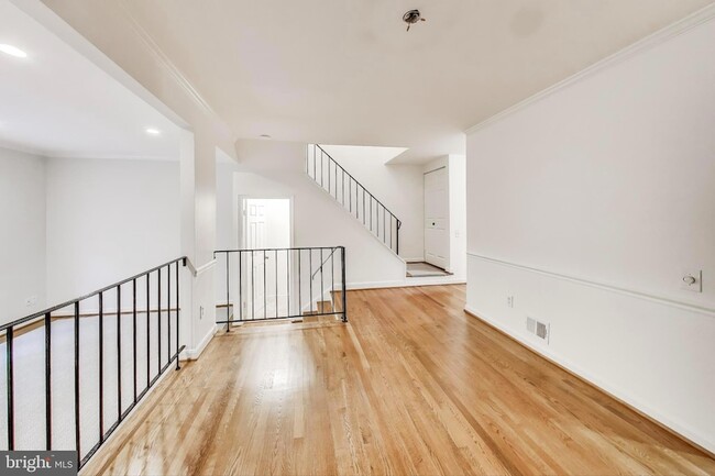 Building Photo - 1325 Chetworth Ct