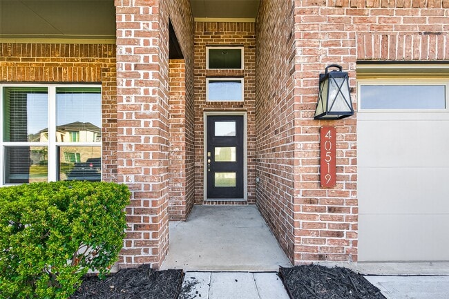 Building Photo - 40519 Goldeneye Pl
