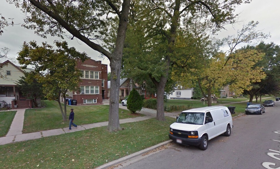 Building Photo - 10226 S Charles St