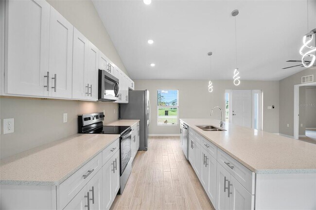 Building Photo - 3346 NE 21st Pl