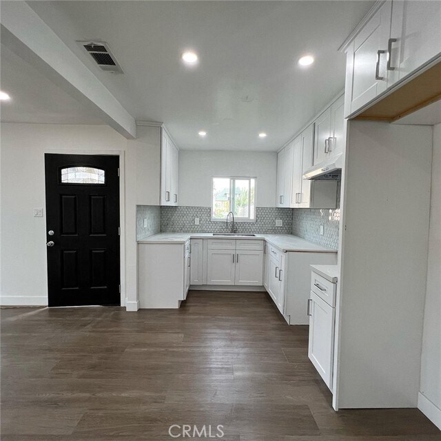 Building Photo - 6422 Crescent St