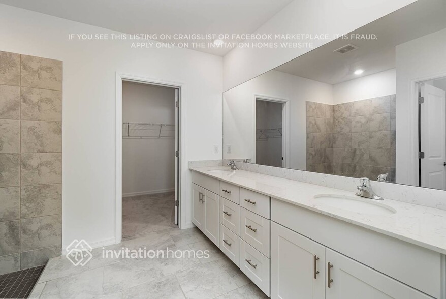 Building Photo - 4288 Palatina Way
