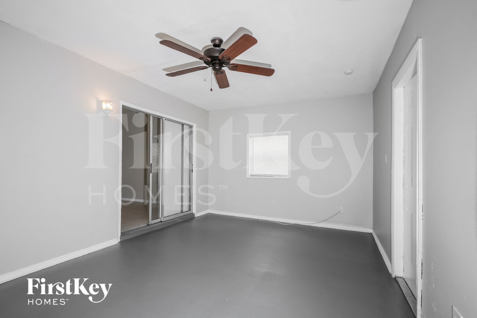 Building Photo - 462 SE Streamlet Ave