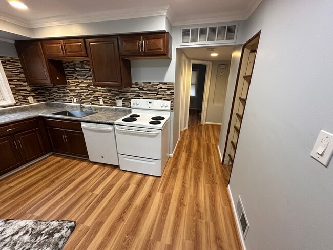 Building Photo - 12819 Lenore