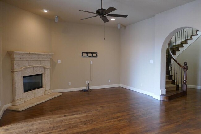 Building Photo - 2537 Windsor Castle Way