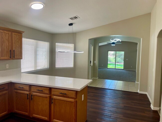 Building Photo - BEAUTIFUL SINGLE STORY HOME IN GATED COMMUNITY OF STALLION MOUNTAIN