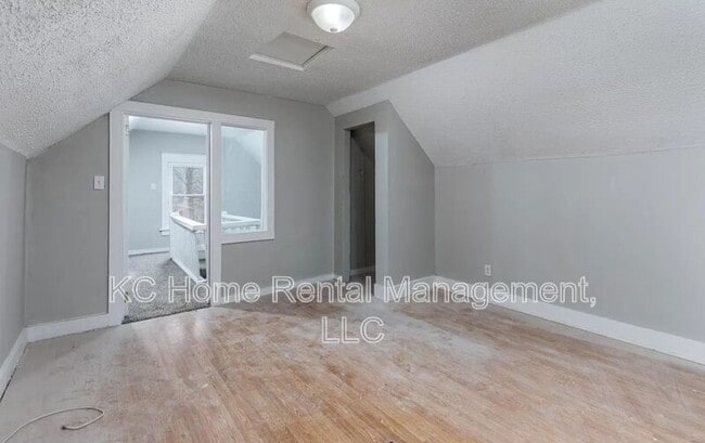 Building Photo - 2019 Kansas Ave