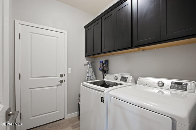 Building Photo - 14345 Jonathan K. Molina Ct