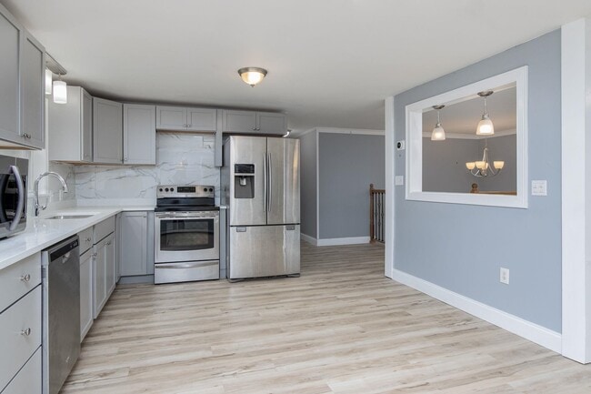 Building Photo - 240 Leda Ave