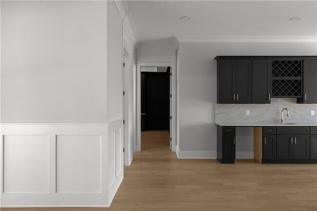 Building Photo - 407 Buford