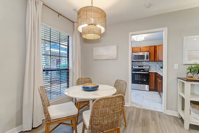 Building Photo - 2BD/2BA Town Home Mount Pleasant Fully Furnished - Available Feb 1st, 2026 LEASE TERM NEGOTIABLE