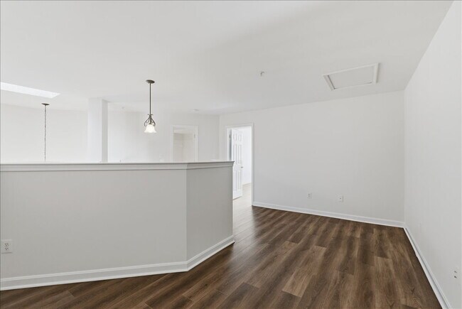 Building Photo - "Luxurious 2-Bed Condo with, loft, Granite Elegance & Hardwood Charm in Reston, VA!"