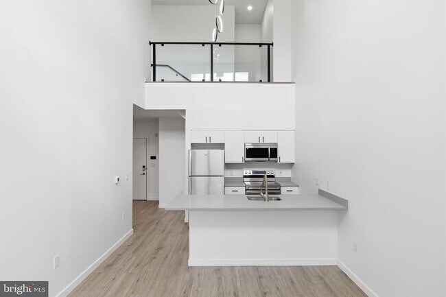 Building Photo - 915 N Broad St