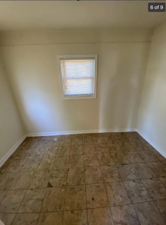 Building Photo - 3915 E Chatham Dr