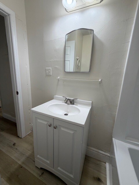 Building Photo - 910 Richland St