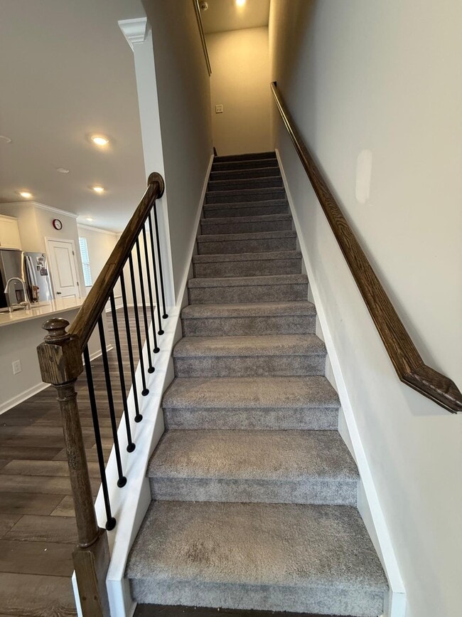 Building Photo - 409 Deercroft Dr