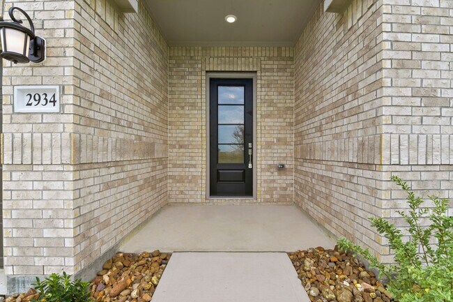 Building Photo - 2934 Palm Branch Dr
