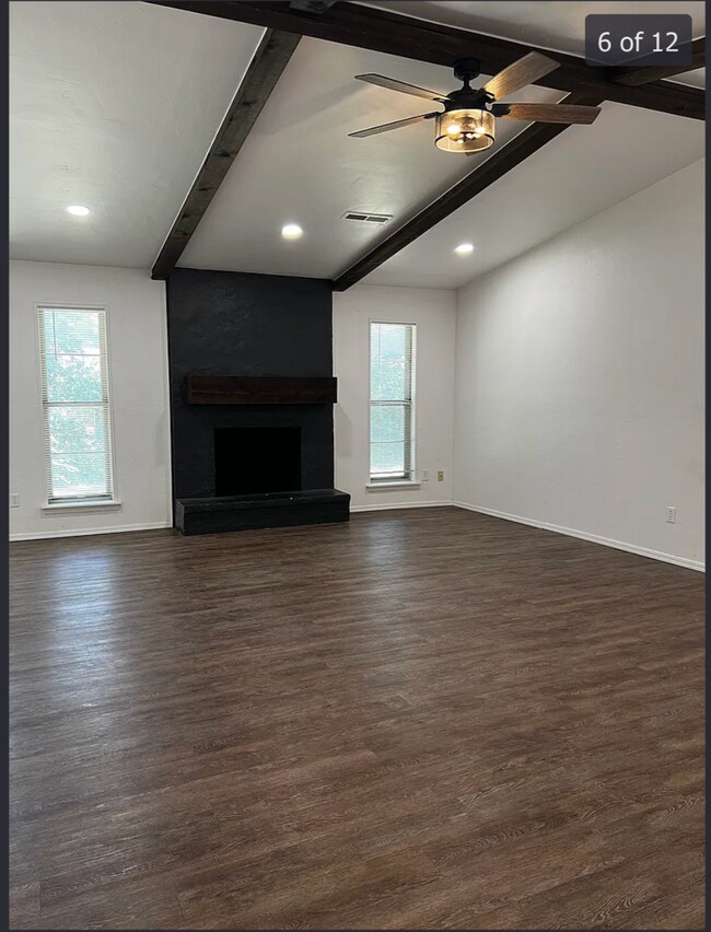 Building Photo - 108 W Waco Pl