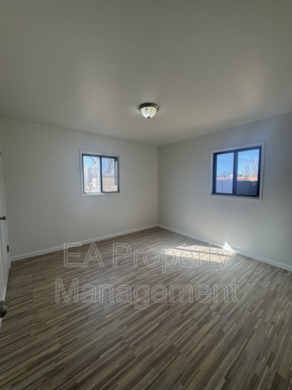 Building Photo - 10017 Los Arboles Ave NE