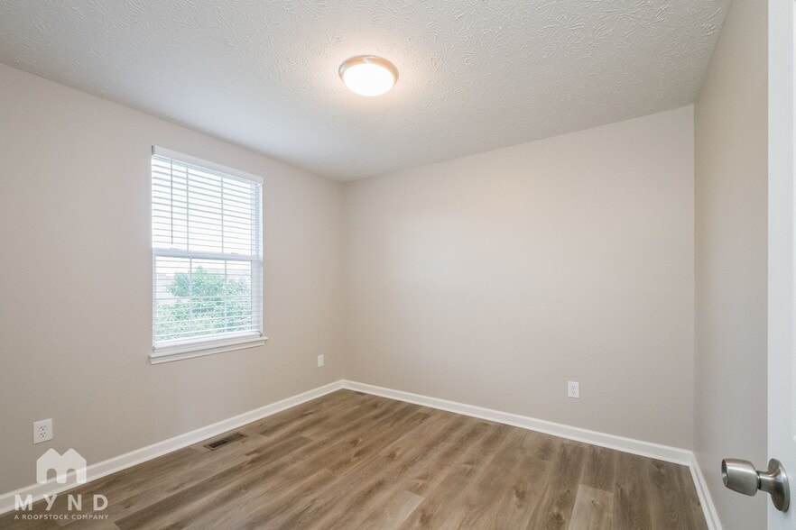 Building Photo - 16975 Napoleon Ct