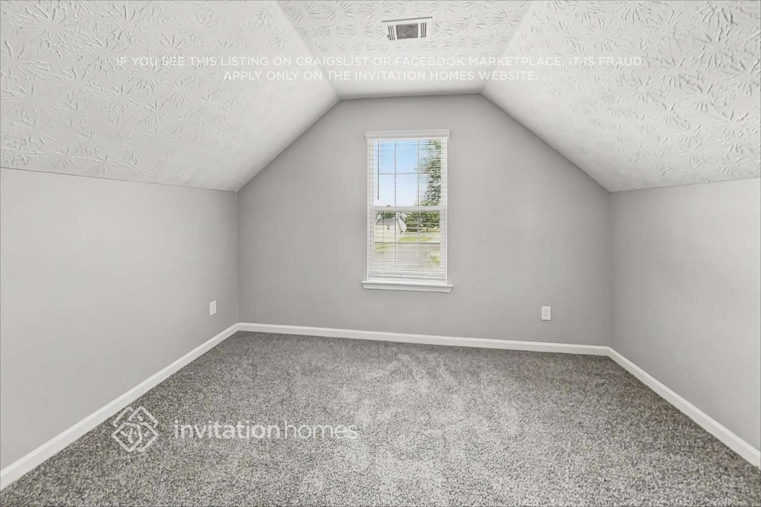 Building Photo - 90 Dairyland Dr