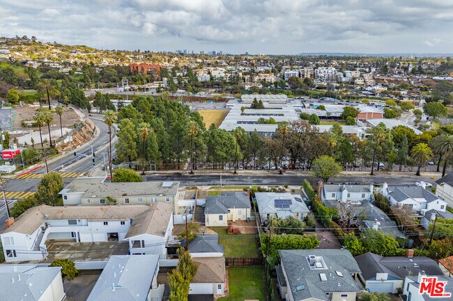 Building Photo - 785 El Medio Ave
